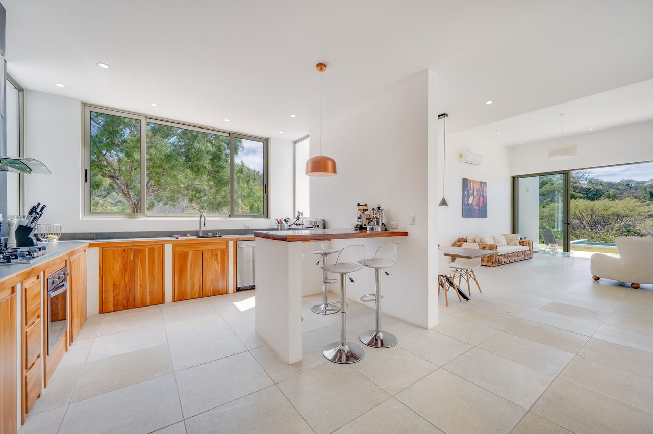 Finca Hermosa | Modern 3BR Luxury Villa with Infinity Pool in Exclusive Finca Panama Community