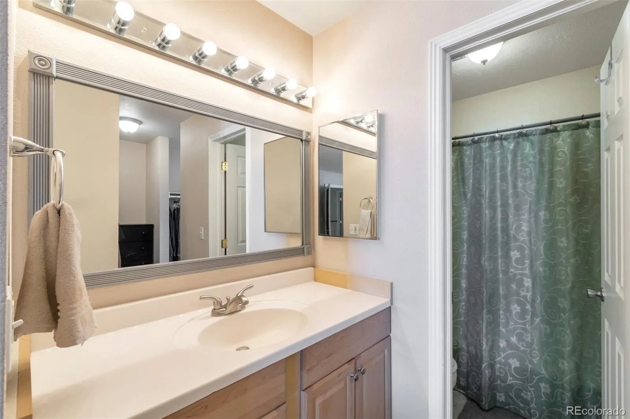 1050 S Monaco Pkwy #141