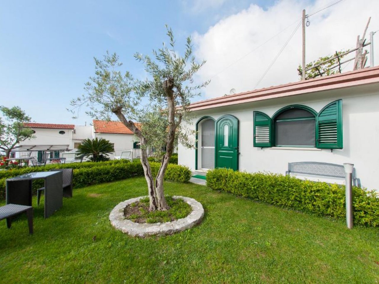 B&B With Swimming Pool and Garden in Scala
