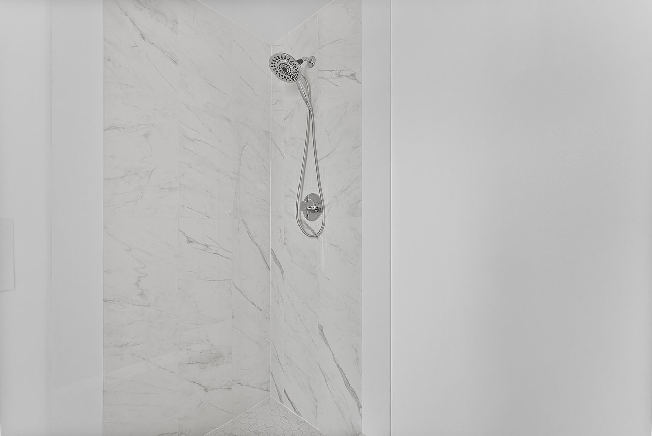 1328 Gerrard Street E 304