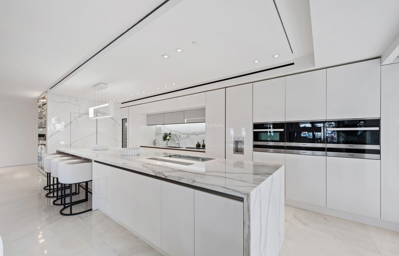 7921 Fisher Island