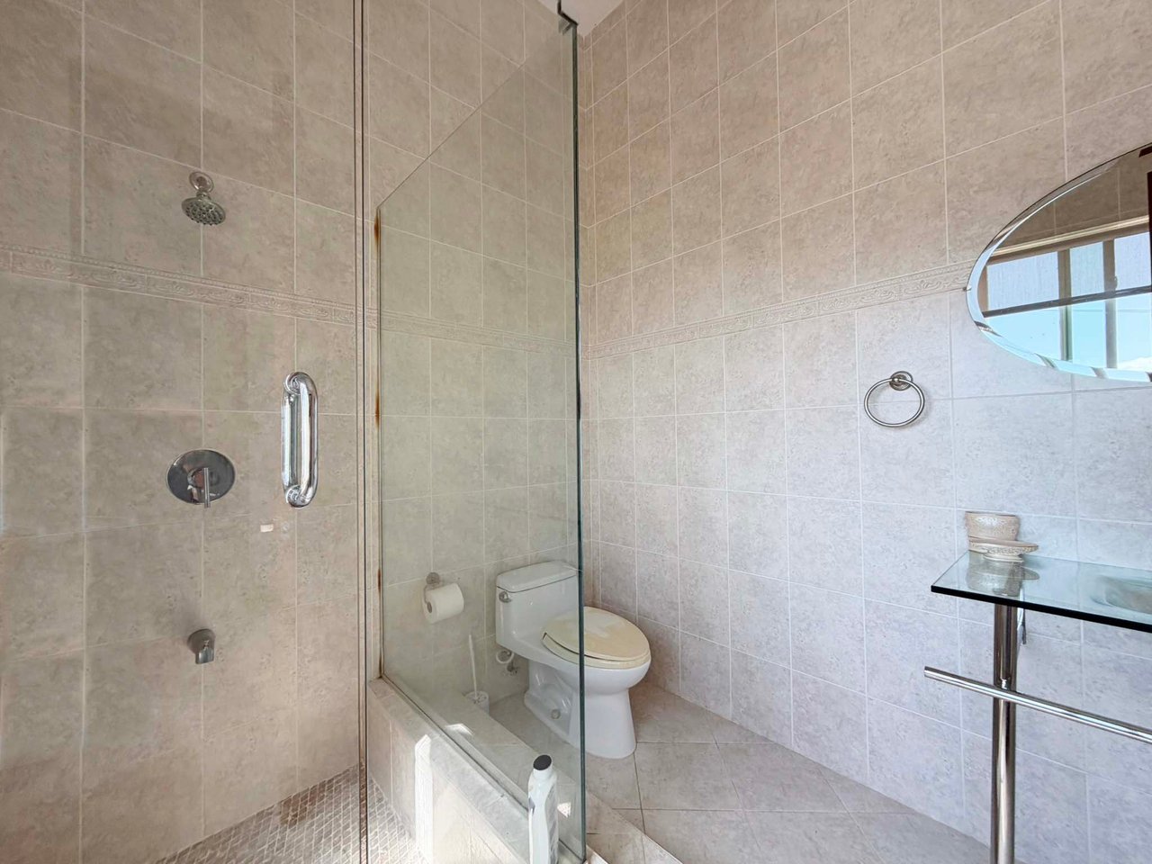 565 Parham Town 7 Bedroom Villa