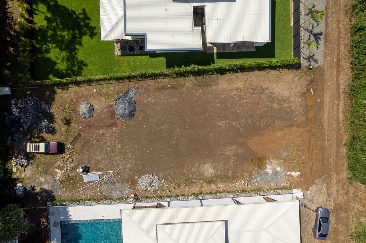 Beautiful Lot in Upscale Development in Prime Location in Uvita