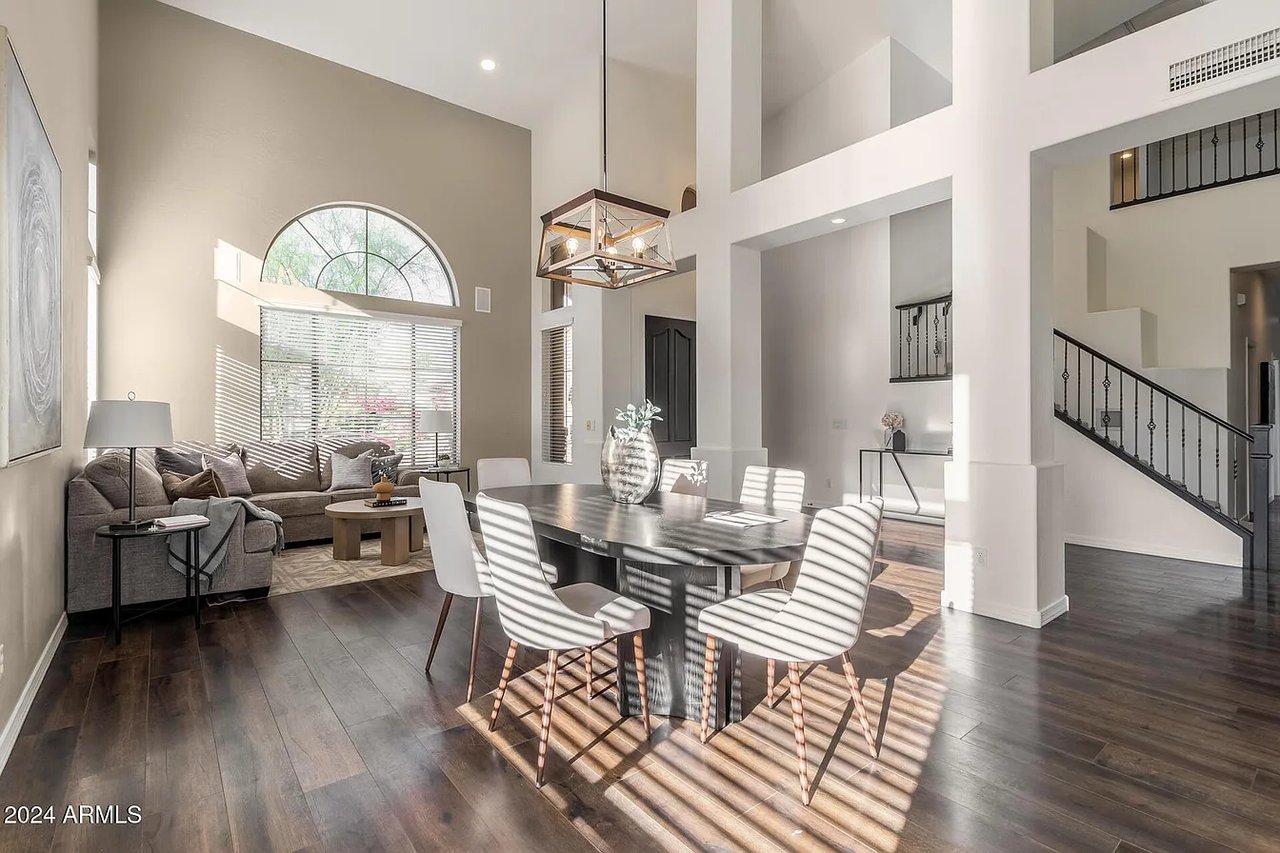 2827 W Adventure Dr