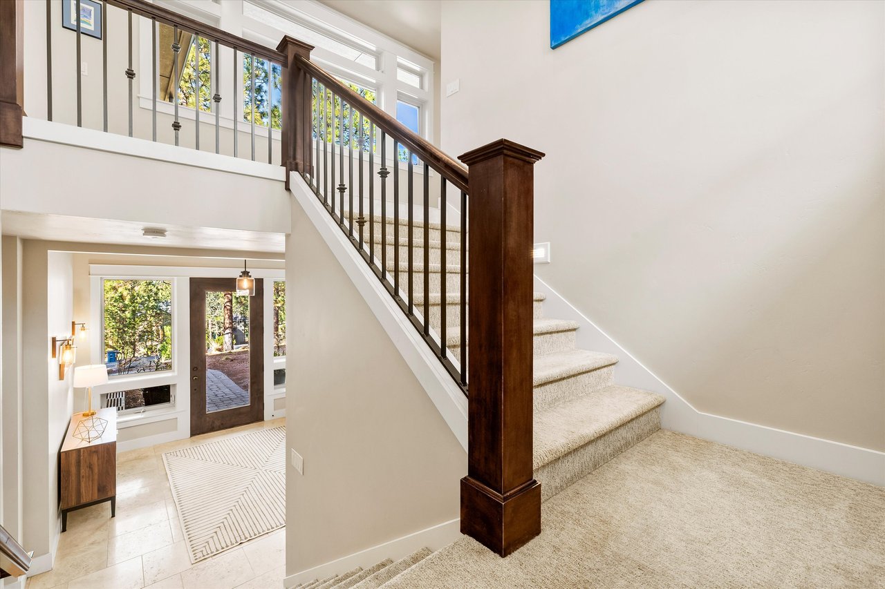 2589 NW Champion Circle