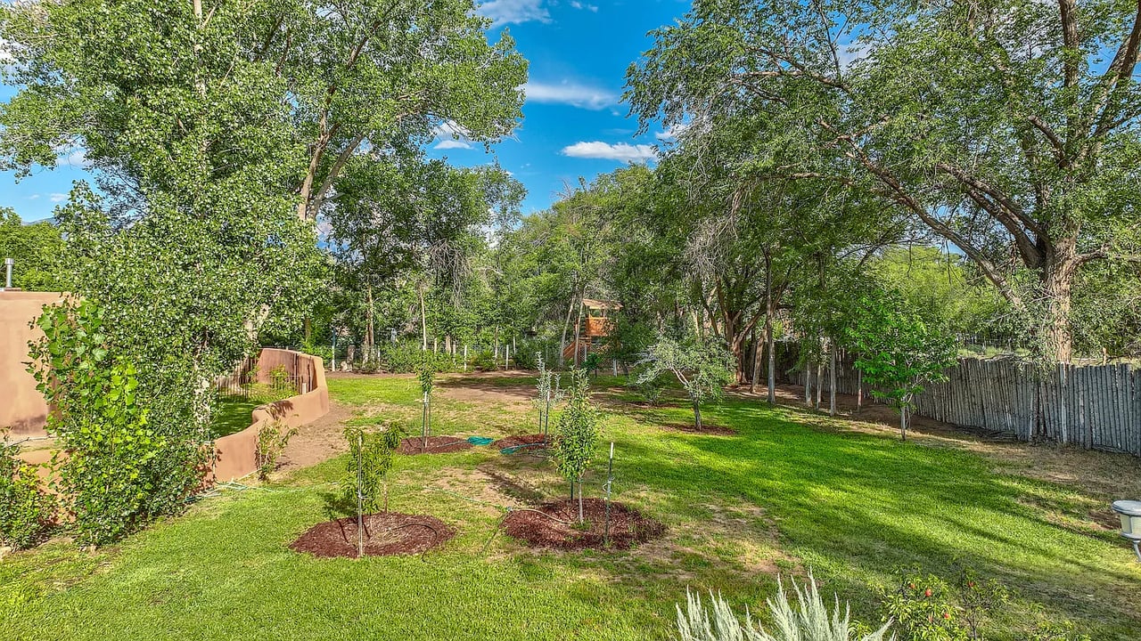 5910 Corrales Rd