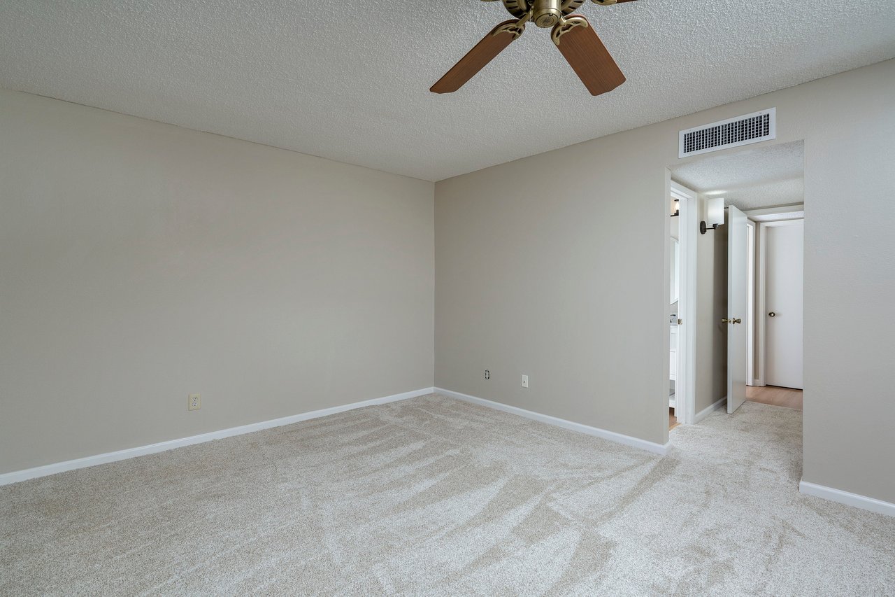 3236 W Moondance Way