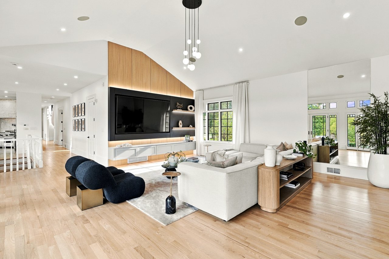 An Exceptional Southborough Estate