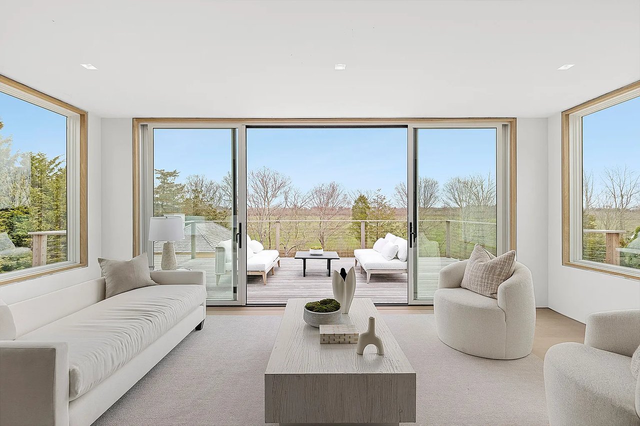637 Halsey Ln - In Contract