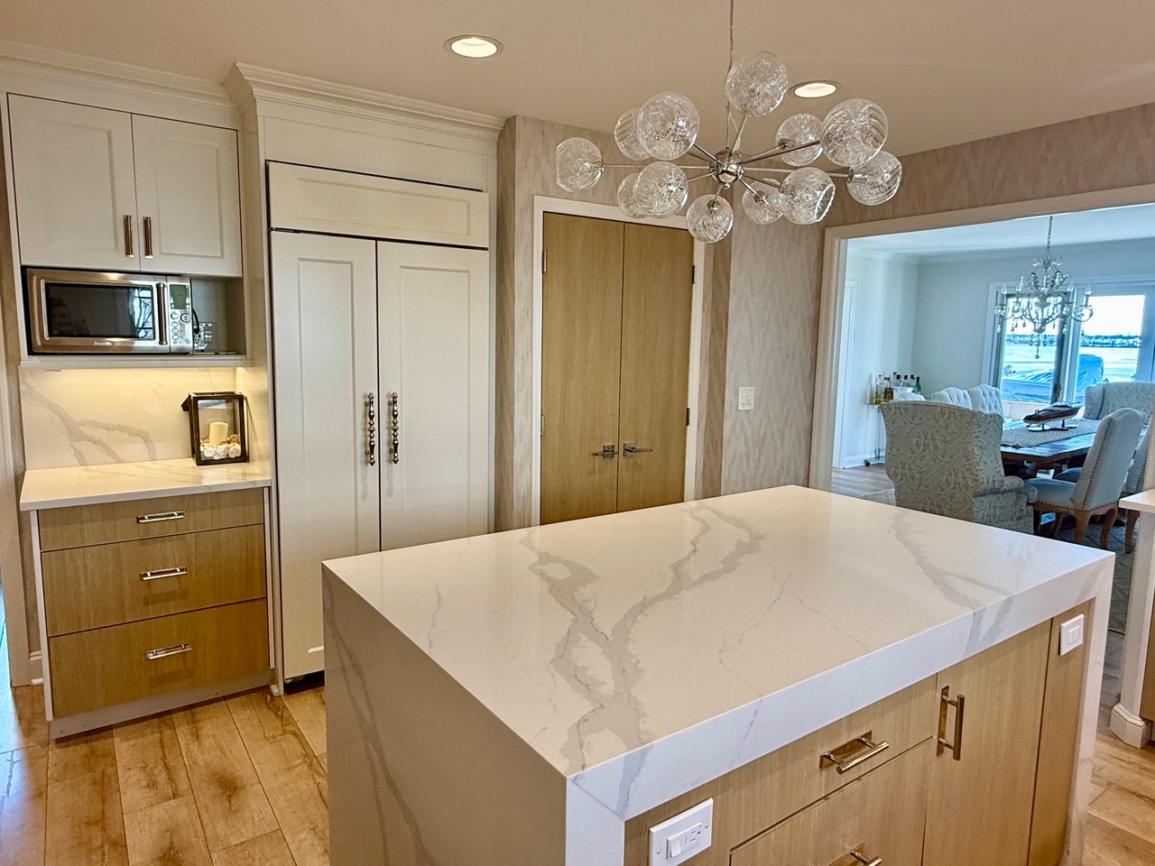 #1098 Beautiful Bayfront with Pool