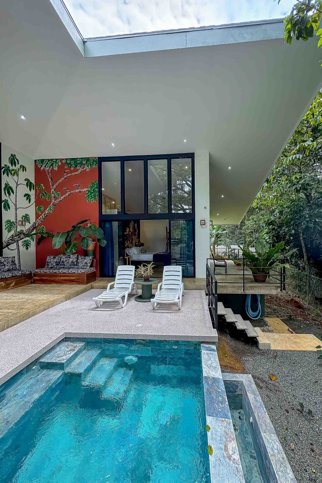 Furnished and Turnkey Home Rainforest Villa with Pool and Creek