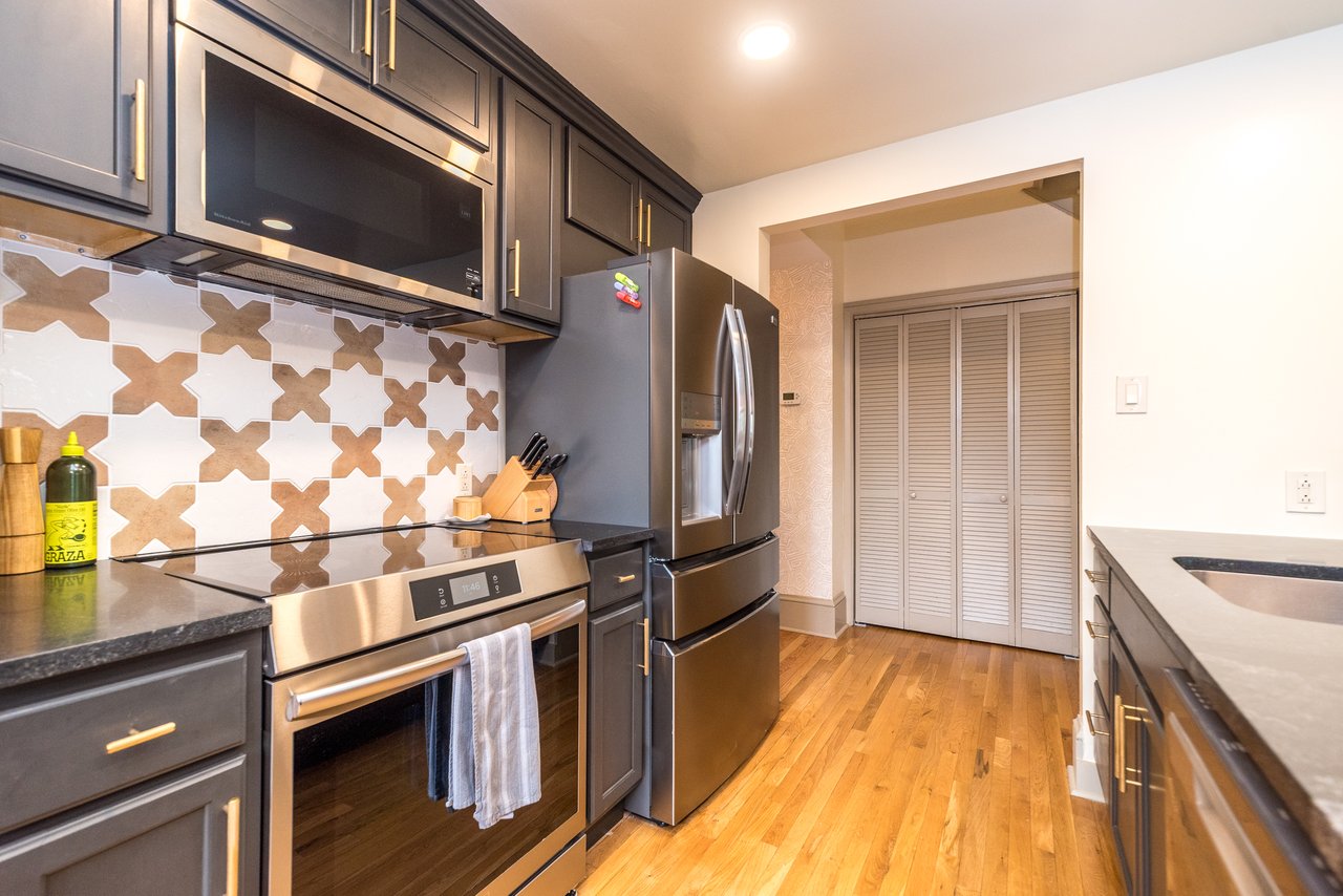 736-38 Pine St  Pending