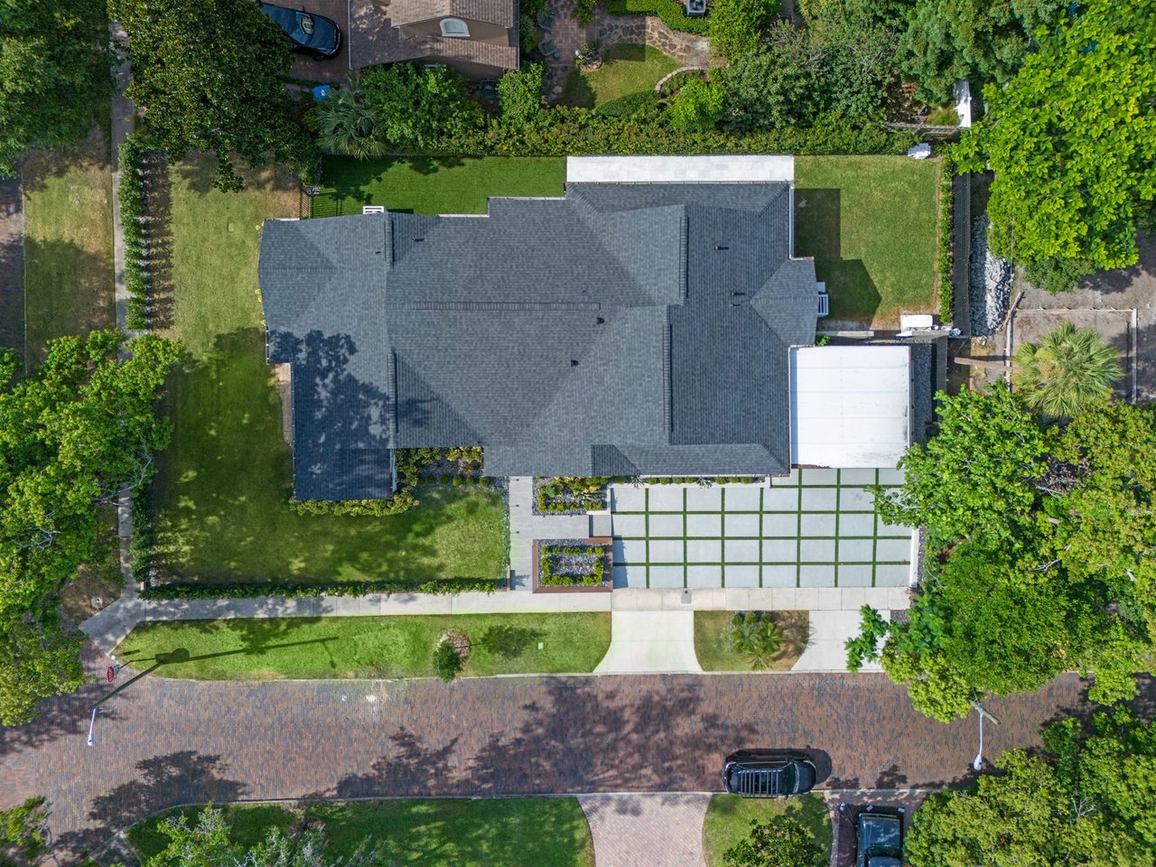 1371 LYNDALE BLVD