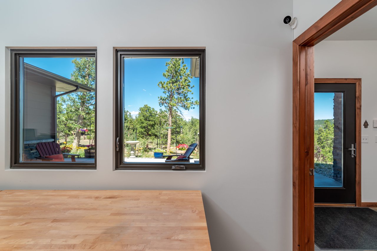 315 Indian Peaks Dr