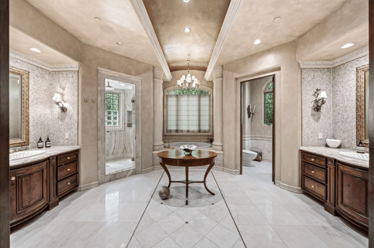 25751 Elena Rd, Los Altos Hills, CA 94022