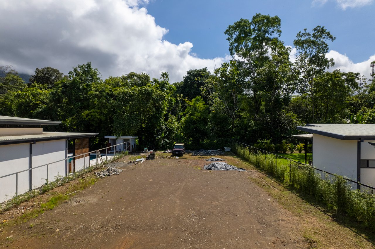 Beautiful Lot in Upscale Development in Prime Location in Uvita