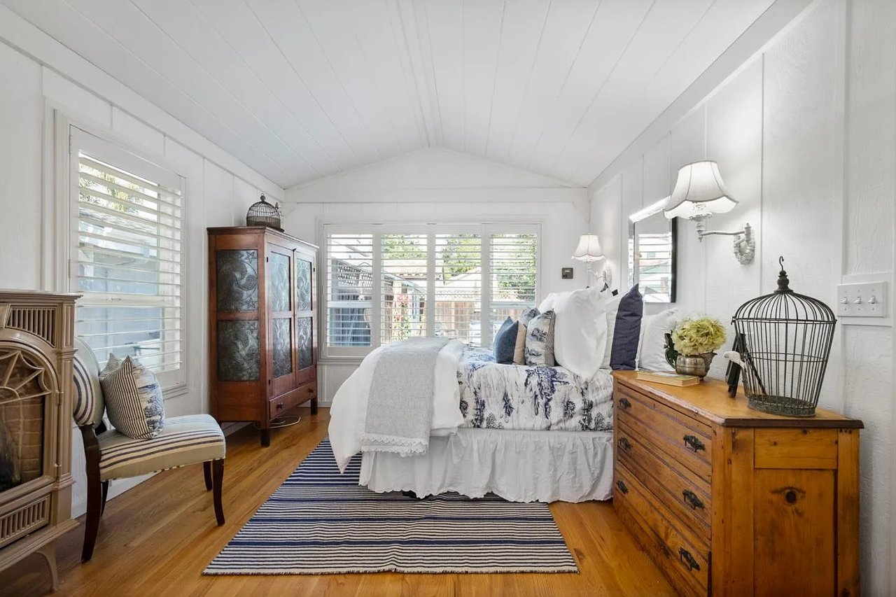 206 Saxon Ave