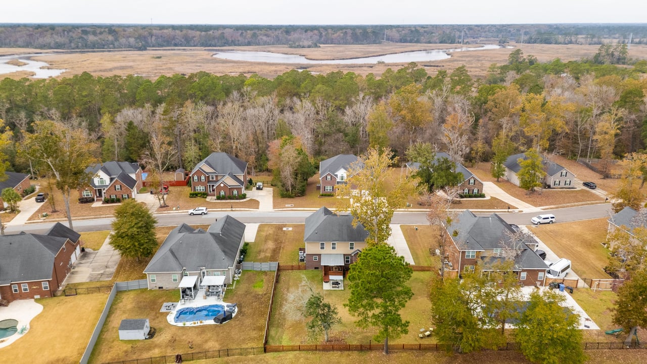 5516 Crescent View Dr