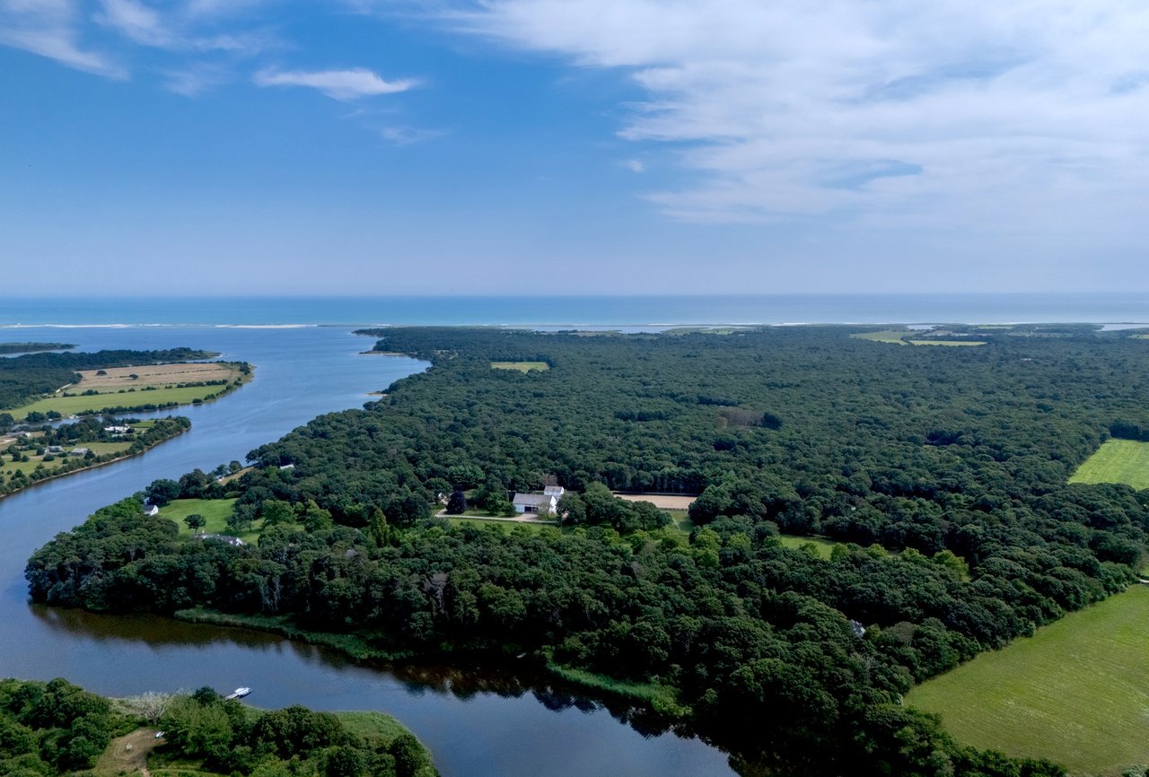 Barack Obama’s Former Martha’s Vineyard Retreat Lists for $39 Million