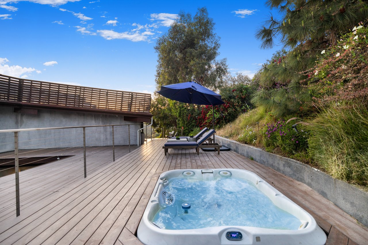 Summitridge Dr, 90210