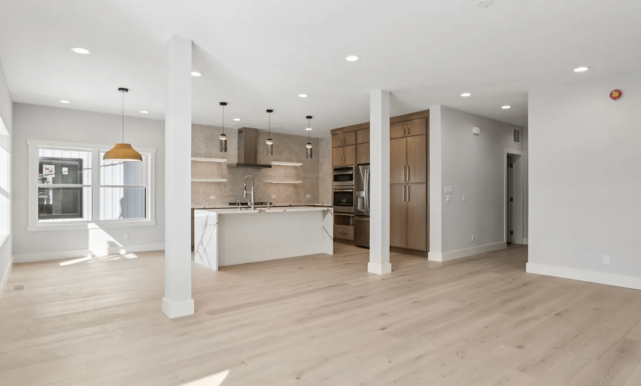 39 S Annapolis Ave #A