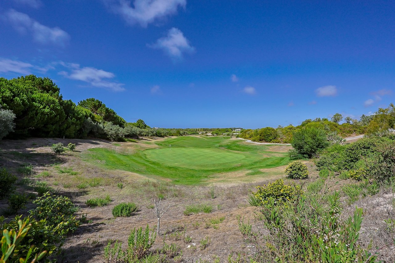 Japanese-Inspired Villa in Bom Sucesso Resort, Óbidos