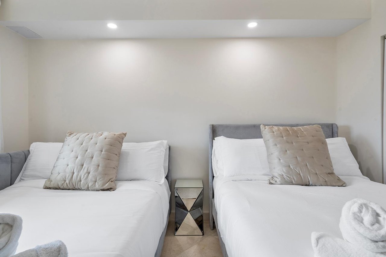King David Short-Term Rental | Prime Location