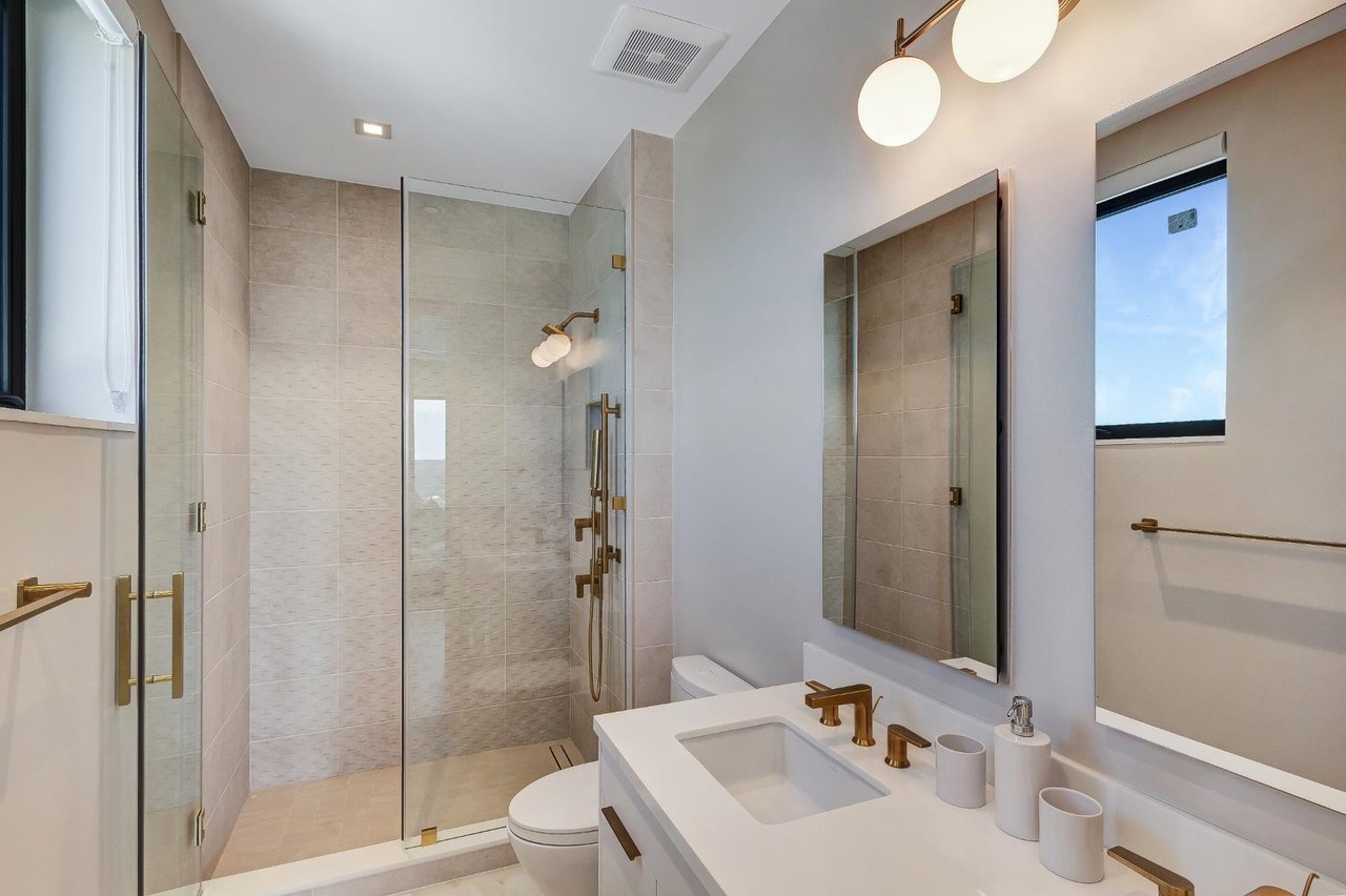 Aqualina Beach Front Apartment, 1103 