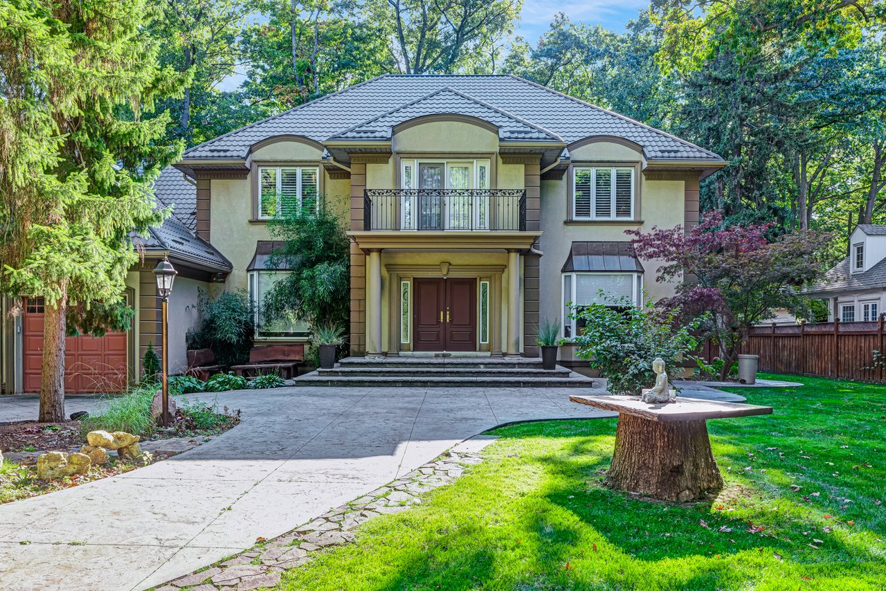 2126 Parker Dr