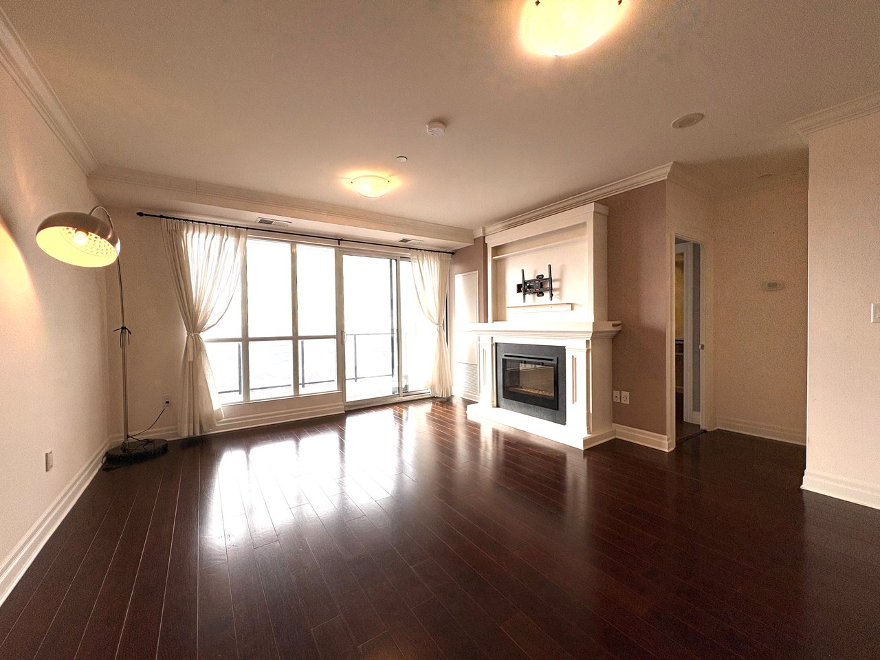 160 Macdonell St W Unit: 1508