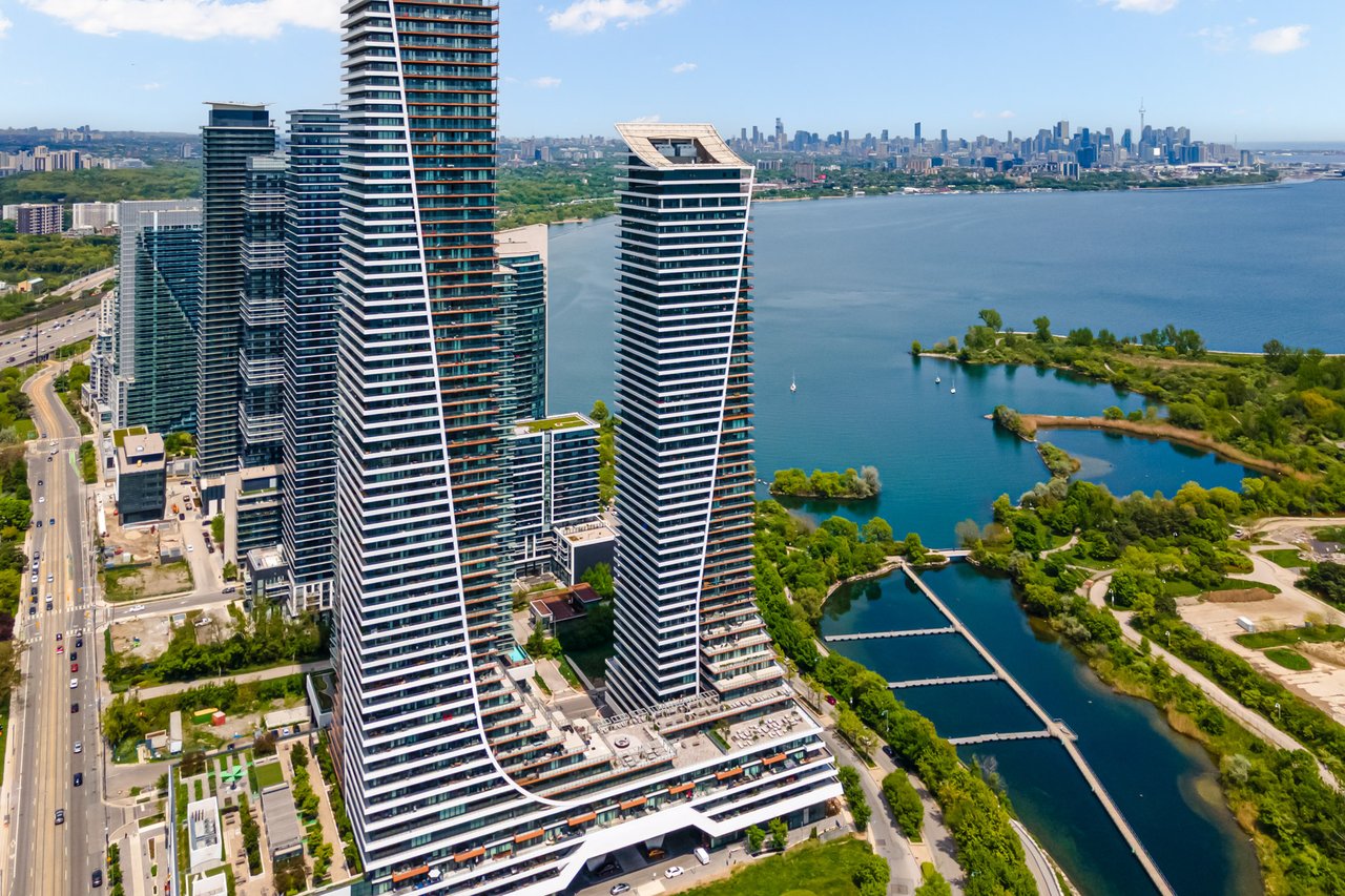 20 Shore Breeze Dr #4302