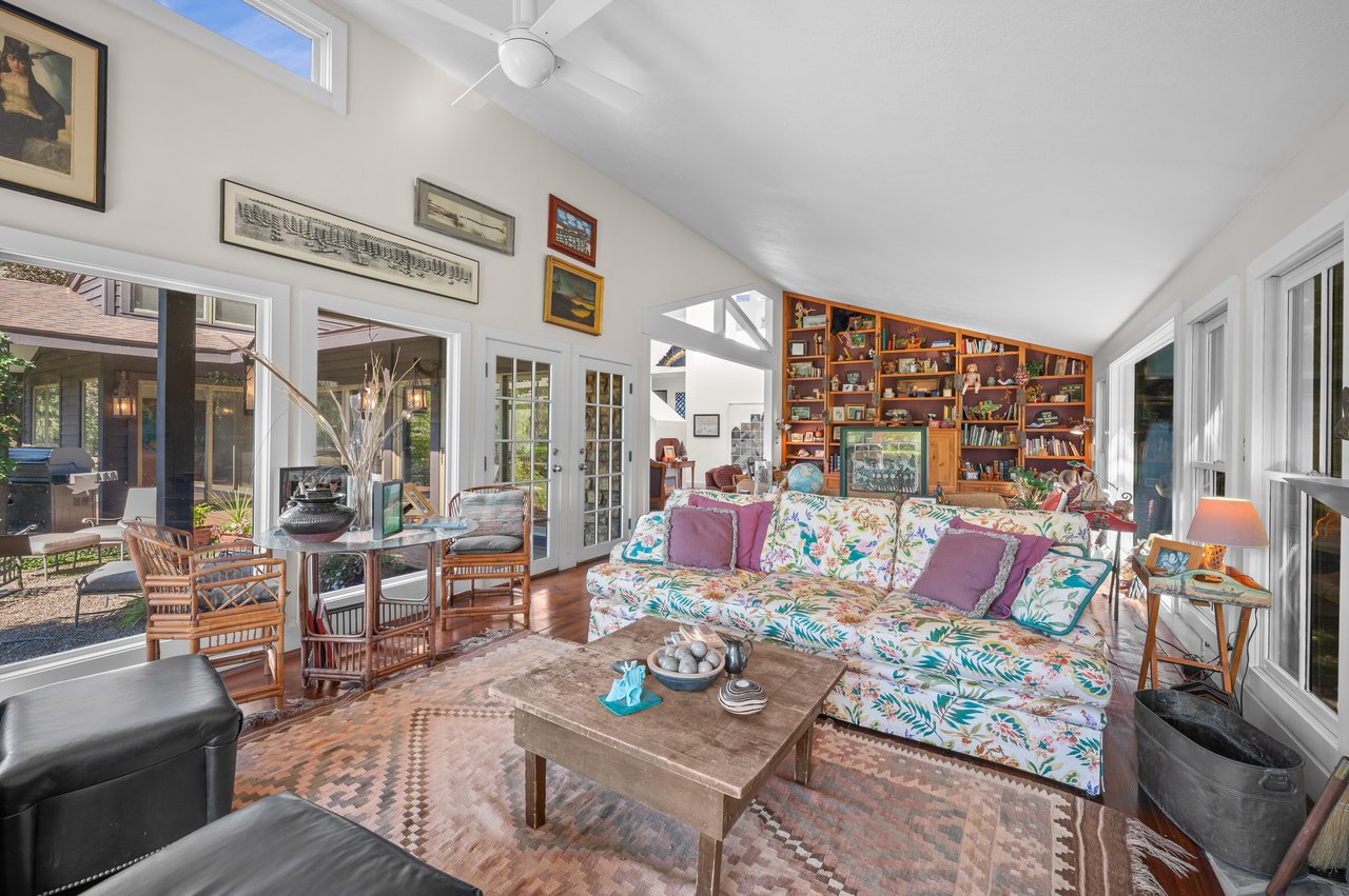 2408 E 800 N, La Porte, IN 46350