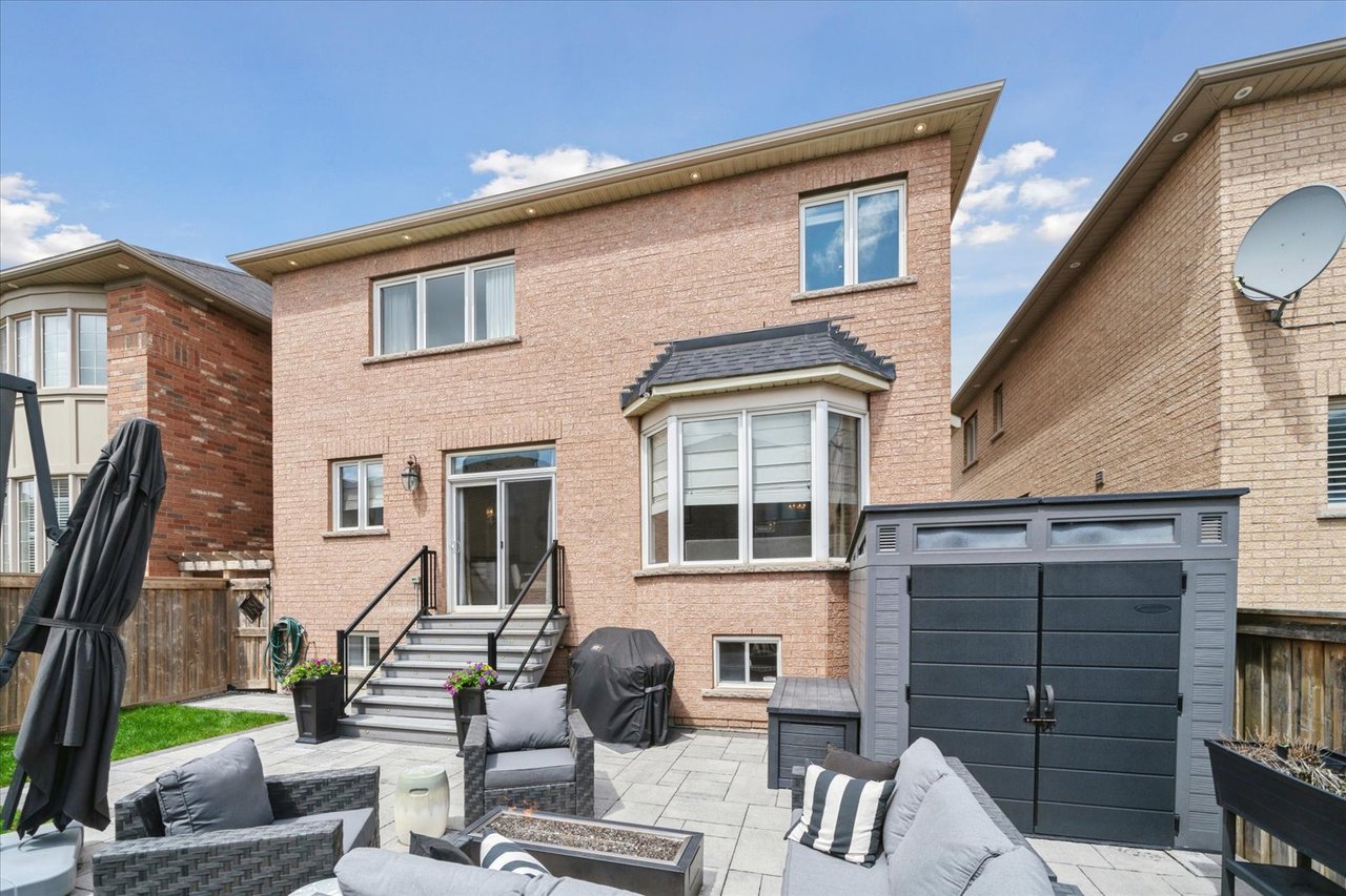 32 Maplebank Cres