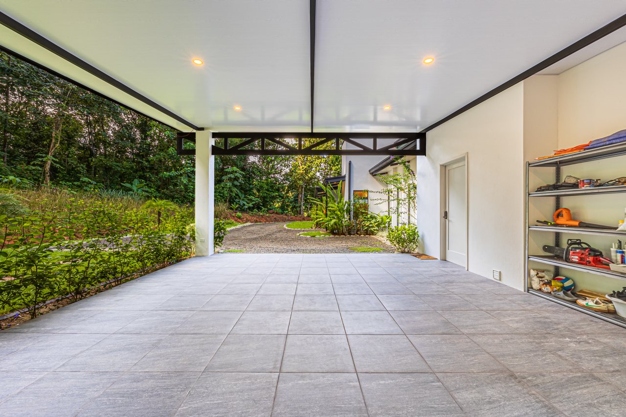 Contemporary Mountain View Villa – 5 Minutes to Playa Dominical