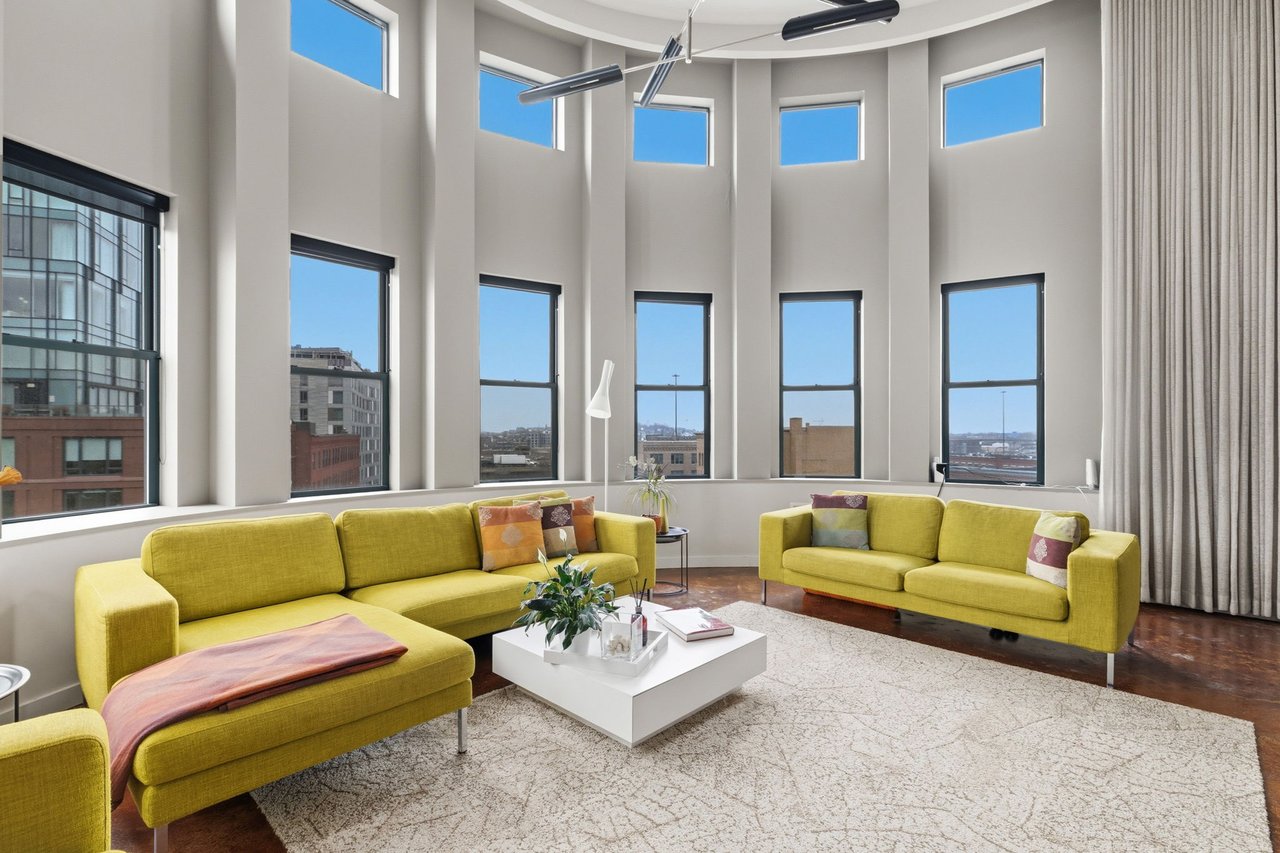 Sowa Full Service Condo