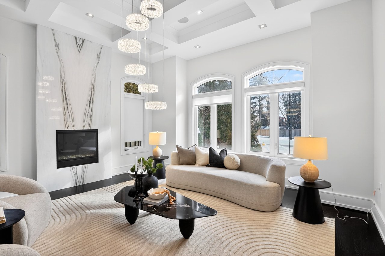 Located In The Prestigious St. Andrew-Windfields