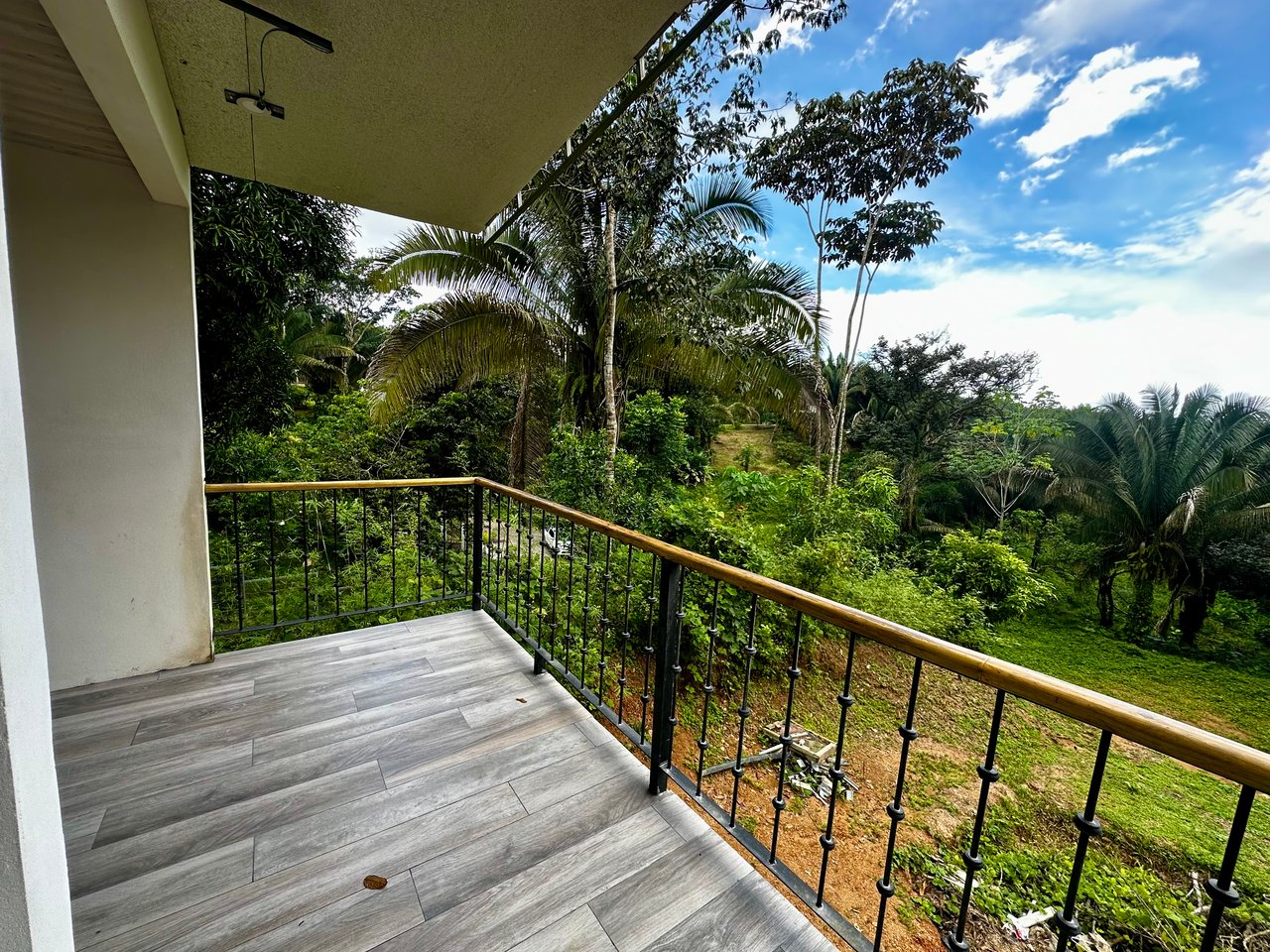 Investment Opportunity in Playa Hermosa – Fixer-Upper with Great Potential!