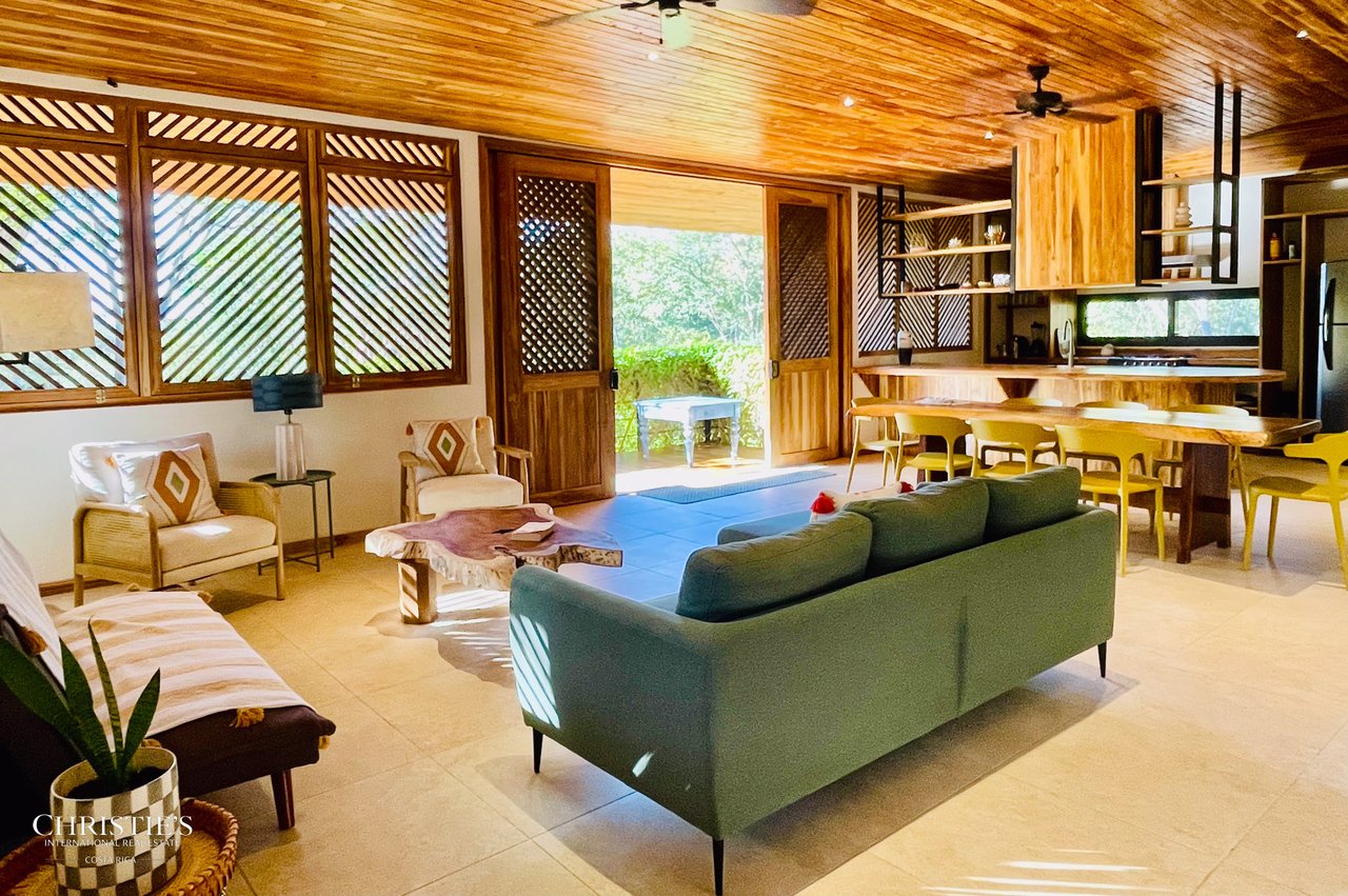 Tropical Villas Estate: A Unique Opportunity with 4 Private Villas