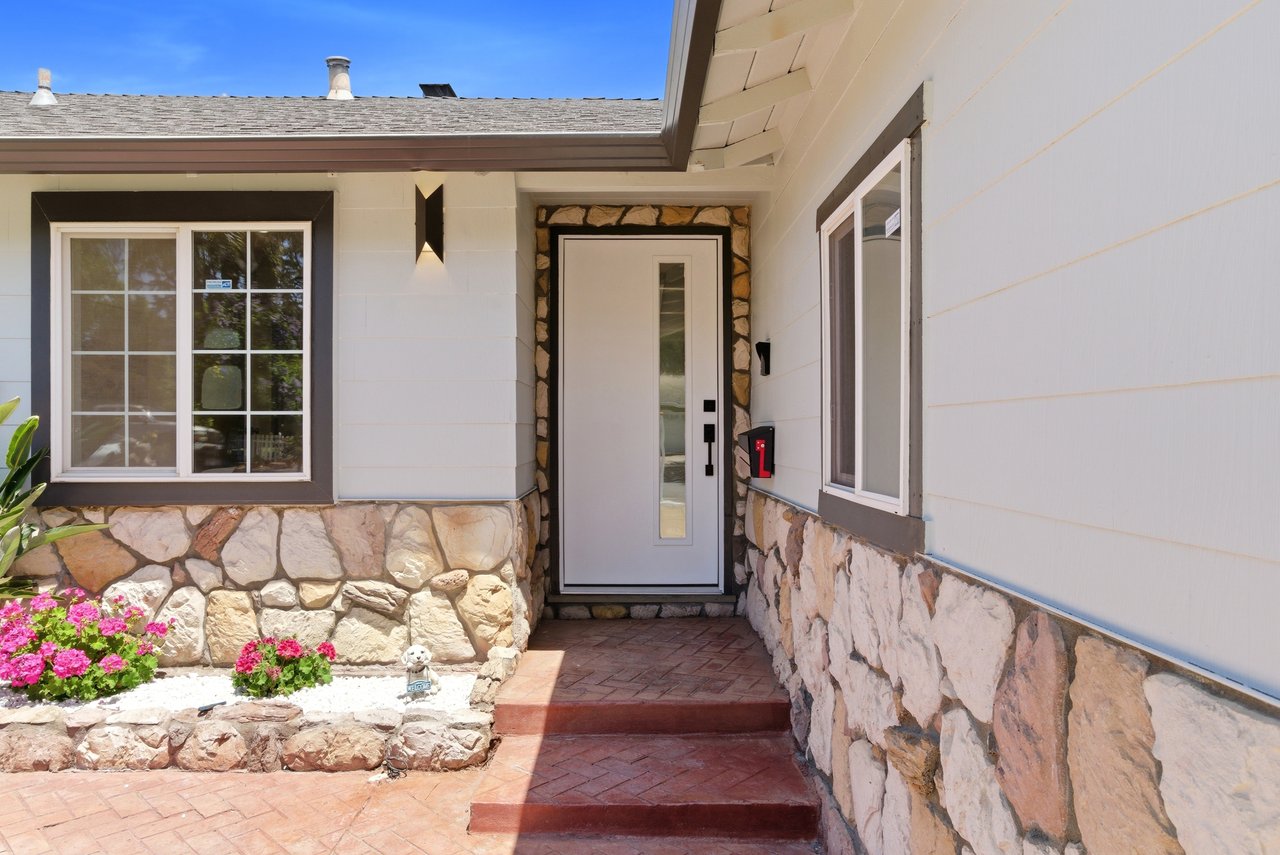 2101 Leon Drive
