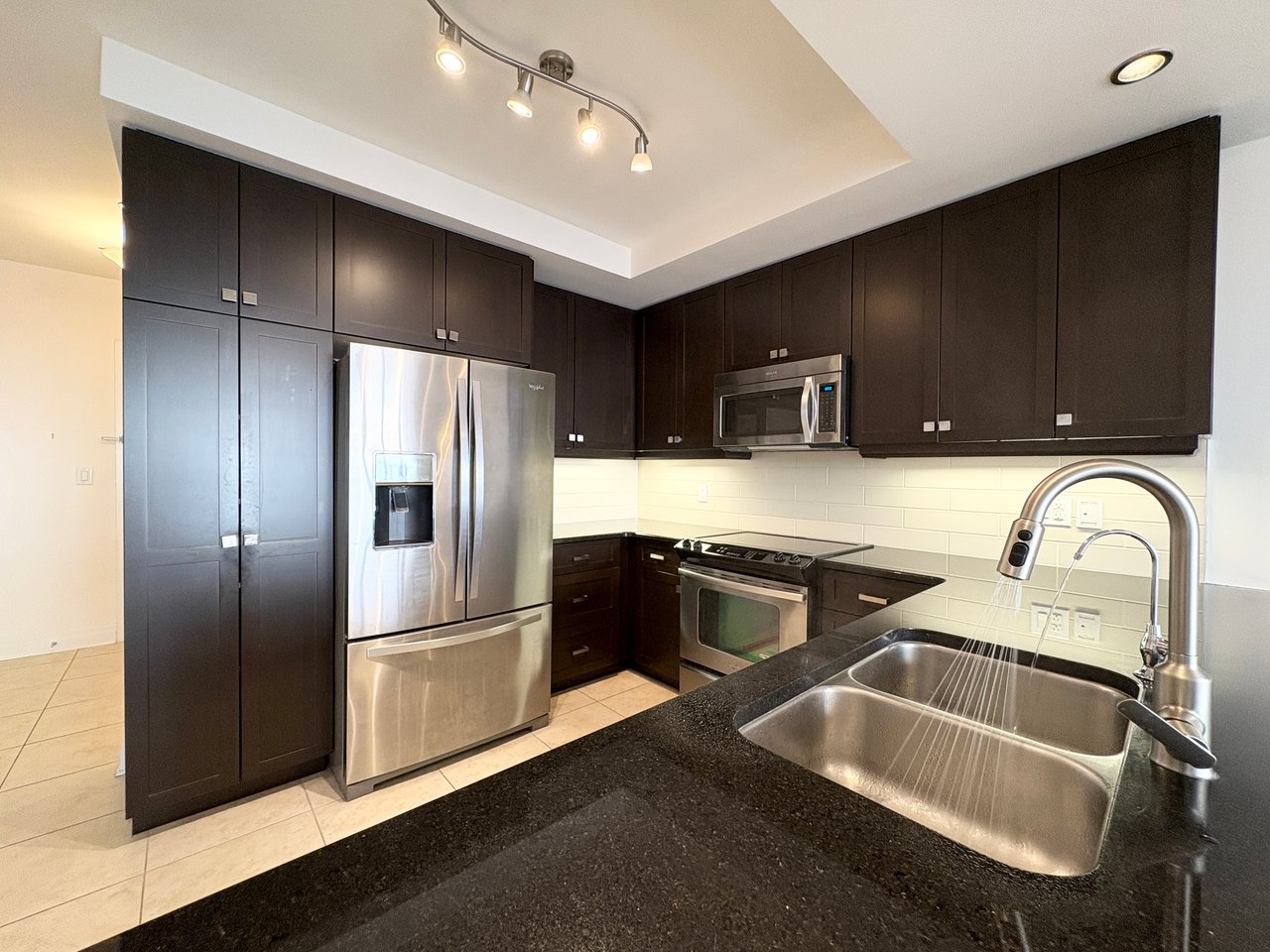 160 Macdonell St W Unit: 1508