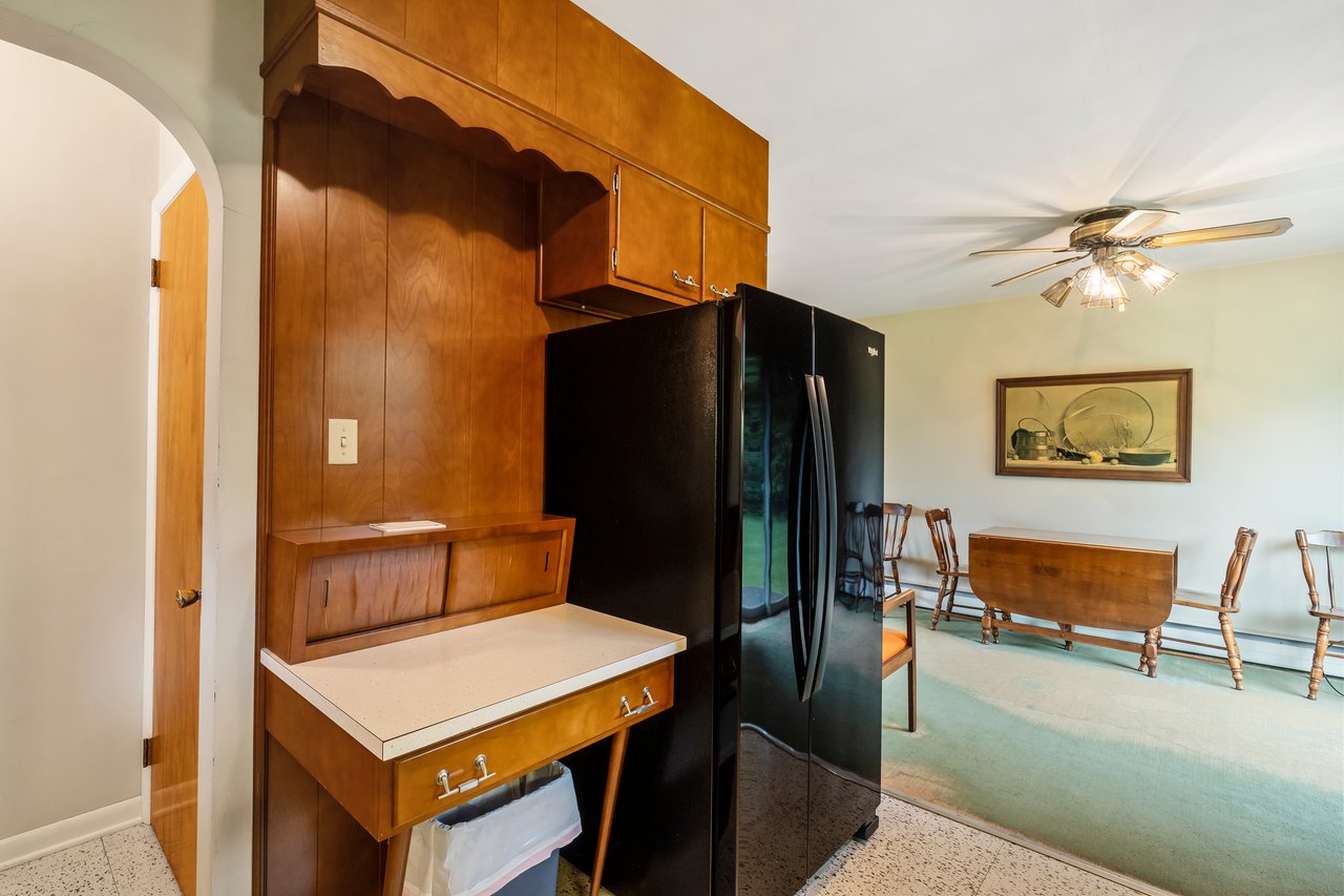 2186 Polk Valley Road