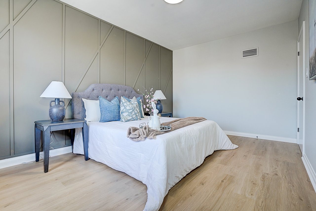 8 Bellvare Crescent, Toronto