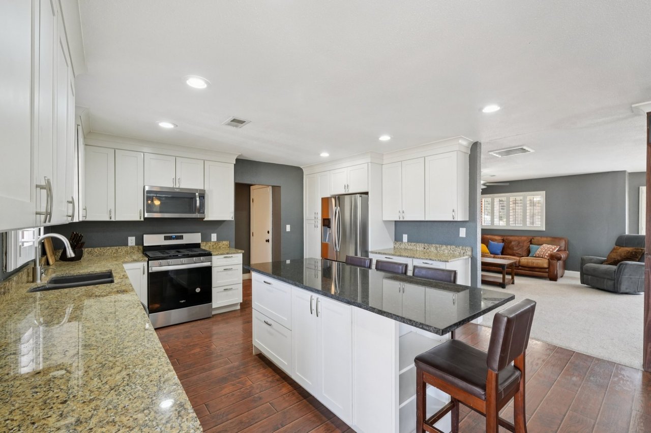 1003 W Camino Al Cielo Dr