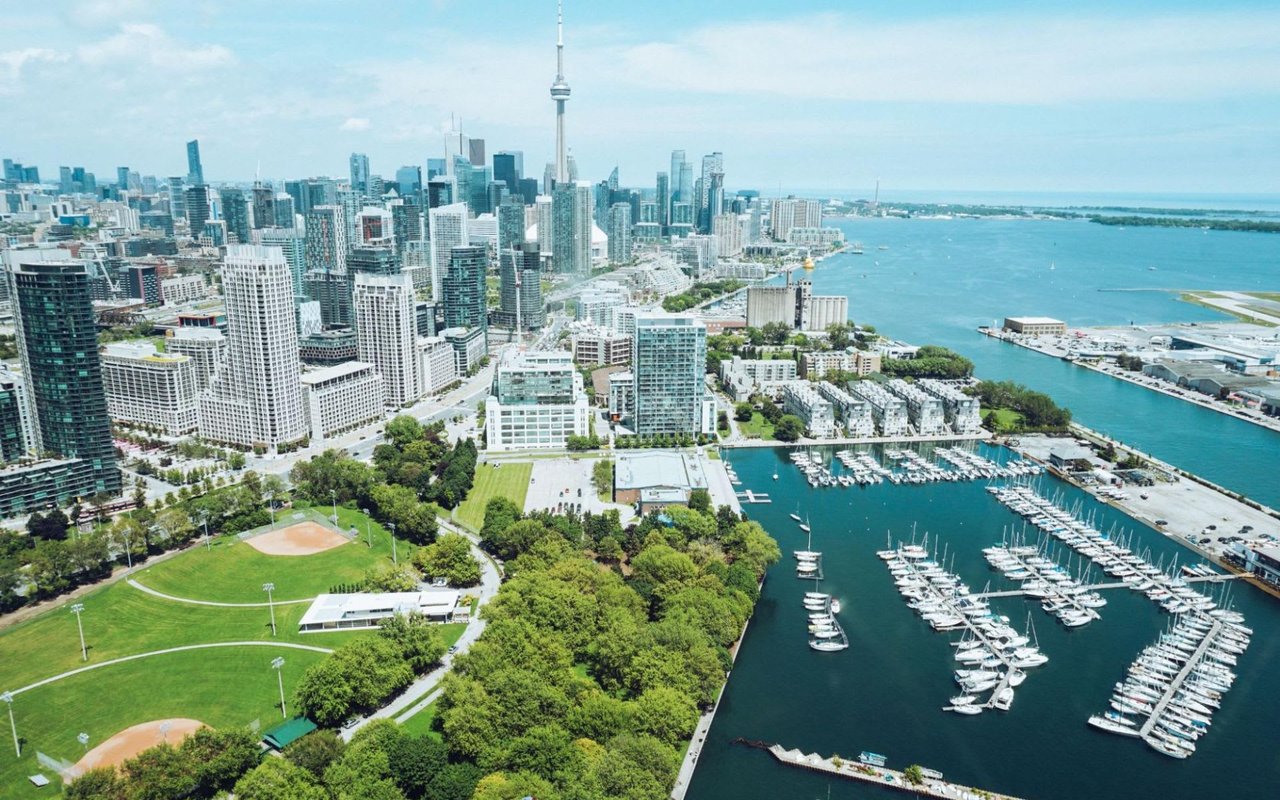 The Ultimate Guide to Living in Toronto