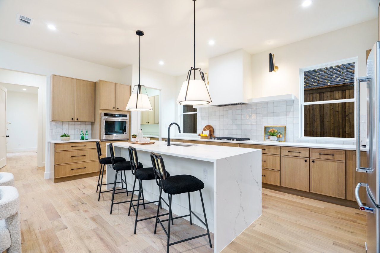 Capitol #1 - East Dallas