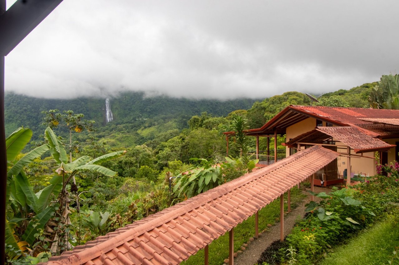 Waterfall View Residence, Perez Zeledon, San Jose