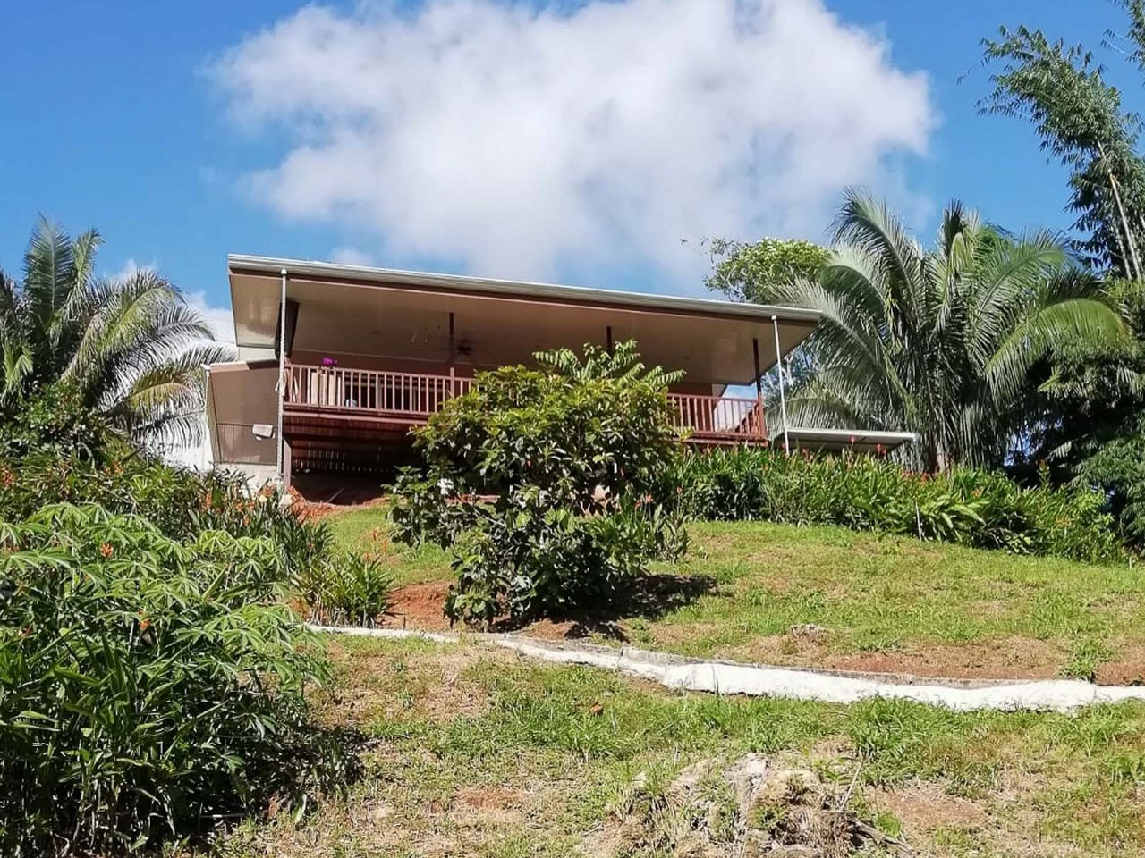 3 Homes, 6 Bedrooms  in Finca Se Bien