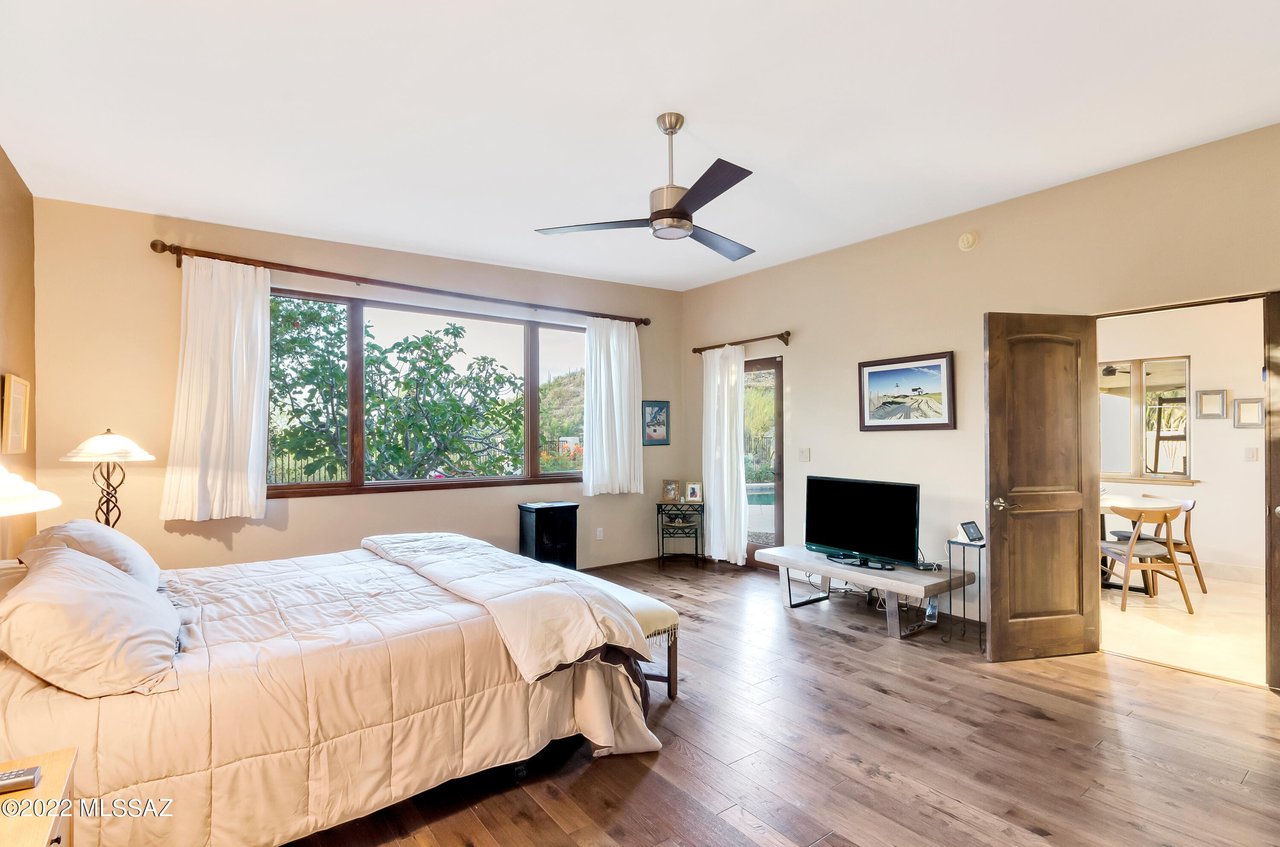1931 E Buck Ridge Pl