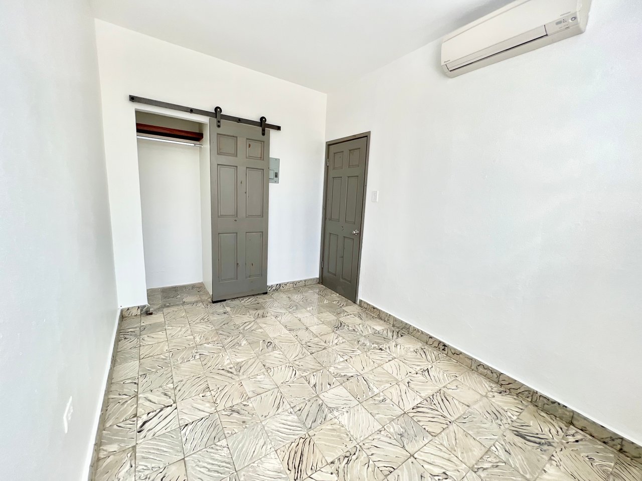 Cond. Nilsa | Miramar, San Juan