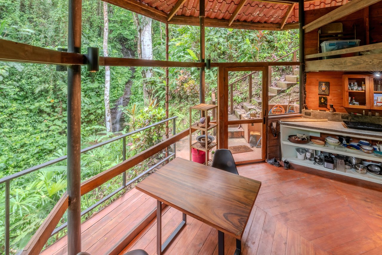 Waterfall Retreat with Casita & Build-Ready Lot in Cascada Azul, Baru